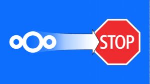 Nextcloud-Logo, von welchem ein Pfeil nach rechts zu einem Stoppsignal zeigt